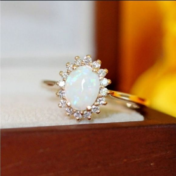 Jewelry - Oval Opal Ring